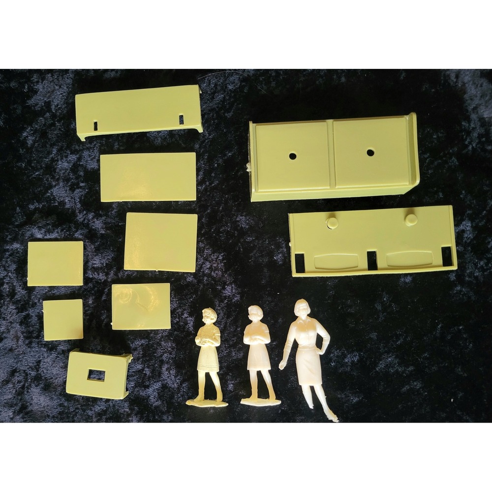 Vtg Marx Dollhouse Figures Furniture Parts Restoration Lot Avocado Green 1:16